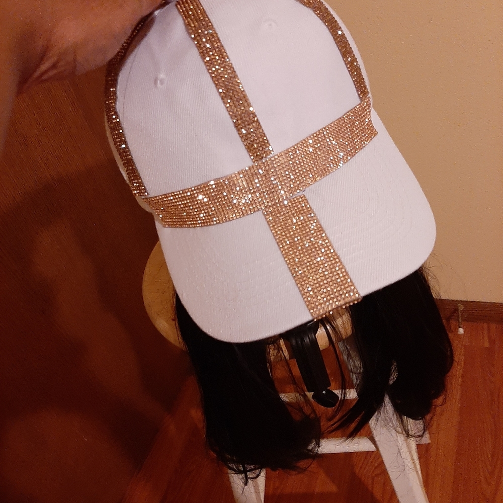 Wig Hat - Picture 2 of 7